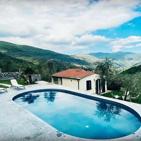 Casa Vacanze Gli Ulivi Borgomaro Εξωτερικό φωτογραφία